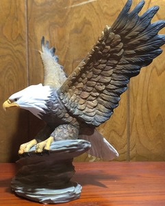 lot 203 image: 9 Eagle on Rock Ceramic Figurine&nbsp