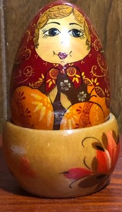 lot 215 image: Original Russian Made Hand-Painted Egg wDecorative Floral Stand