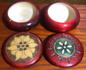 lot 223 image: Two 3x1.5 Circular Ornate Russian Made JewelryTrinket Boxes