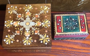 lot 224 image: 3x 2 14x 2 Ornate Hand-Made Russian Wooden TrinketJewelry Box &amp 4x 4x 2 Wooden Ornate Russian Made TrinketJewelry Box
