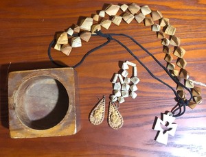 lot 225 image: 4x 4x 2 Russian Hand-Made JewelryTrinket Box w2 Hand-Made Necklace &amp 2 Earrings