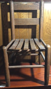 lot 227 image: Vintage 28 Wood Childs Small Chair