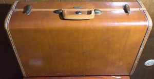 lot 229 image: 21x 13x 7 Vintage Samsonite Suitcase