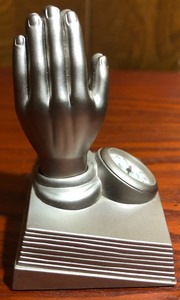 lot 232 image: 3 Vintage Elgin - Praying Hands Clock