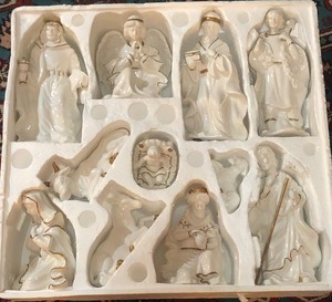 lot 243 image: Huge 11 Piece Porcelain Nativity Scene - Up to 12 Tall 