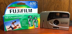 lot 142 image: Vintage Fuji Film Date60AF Camera w1 Box of 35mm 400 Speed Film for Color Prints 4x24 exp.