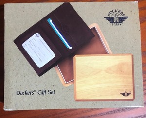 lot 141 image: Deckers Gift Set One-Fifty Brown Wallet wSolid Wood Gift Box&nbsp
