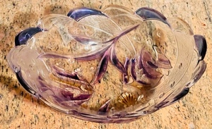 lot 285 image: Large Fancy Multi-Colored Sea Life Themed Glass Fruit Bowl