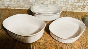 lot 300 image: 3 Piece Corning Ware - 2.8 Liter F-2-B wLid  1.8 Liter F-6-B Casserole  1.8 Liter F-6-B Casserole wLid