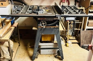 lot 4 image: SEARS CRAFTSMAN CONTRACTOR SERIES 10 BELT DRIVE 3HP TABLE SAW