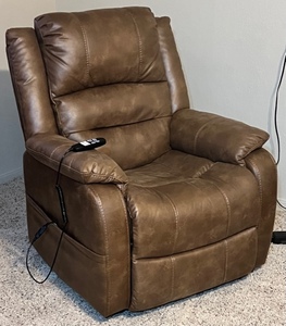 lot 15 image: BROWN LEATHER LIFT CHAIR RECLINER wCONTROL &amp POWER SUPPLY