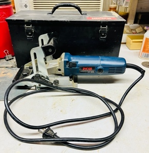 lot 30 image: RYOBI JM-100 JOINER MACHINE 1HP ACDC wMETAL CASE
