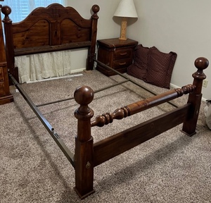 lot 91 image: SOLID WOOD QUEEN SIZE HEAD &amp FOOT BOARD wFRAME