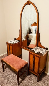 lot 99 image: UNIQUE ANTIQUE VANITY wMATCHING BENCH SEAT (MATCHES #98)