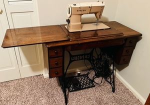 lot 103 image: VINTAGE SINGER SEWING MACHINE REPURPOSED INTO AN ANTIQUE SINGER SEWING TREADLE