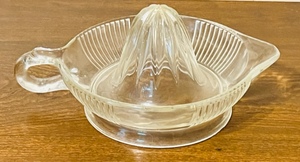 lot 113 image: VINTAGE GLASS ORANGE JUICER