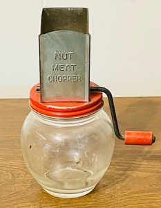 lot 116 image: VINTAGE NUT MEAT CHOPPER
