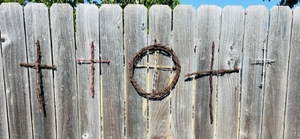 lot 185 image: 5 HAND-CRAFTED BARBEDWIRE CROSSES