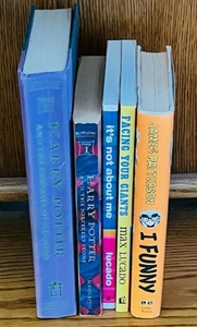 lot 201 image: 5 POPULAR KIDS BOOKS - INCLUDING HARRY POTTER