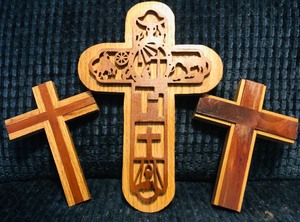 lot 65 image: LOT OF 3 WOODEN CROSSES 5 to 9.5