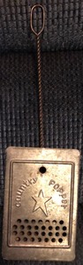 lot 74 image: DECORATIVE COUNTRY POPPER