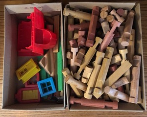 lot 152 image: 2 HUGE SHOE BOXES FULL OF LINCOLN LOGS &amp ACCESSORIES&nbsp