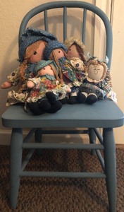 lot 161 image: 24 BLUE CHILDRENs CHAIR w5 VINTAGE CLOTH DOLLS
