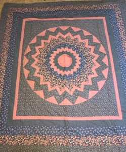 lot 168 image: QUILTED COMFORTER &amp SHAMS