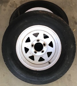 lot 169 image: 2 - FIVE LUG 14 TRAILER WHEELS