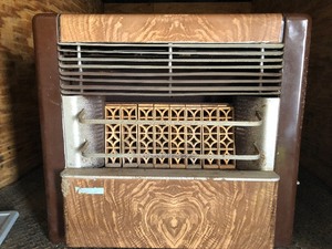 lot 172 image: 26.5x 29x 12 VINTAGE PREMIER GAS HEATER