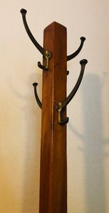 lot 178 image: 68 HATCOAT RACK