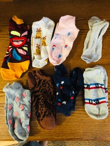 lot 192 image: 8 PAIRS OF KID SOCKS
