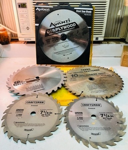 lot 289 image: 3 NEW 10 OSBPLYWOOD &amp CARBIDE TIPPED GENERAL PURPOSE SAW BLADES wTWO 7 14 CARBIDE CROSSCUT BLADES