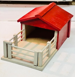 lot 300 image: 11x 6x 5 HAND-CRAFTED RED WOODEN BARN wCORRAL &amp SWINGING GATE