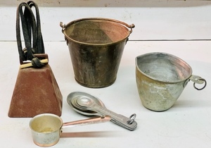 lot 313 image: VINTAGE MEARSURING CUPS &amp SPOONS wCOWBELL &amp 3.5 BRASS BUCKET