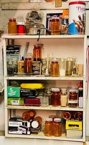 lot 317 image: CONTENTS OF SHELVES