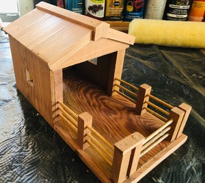 lot 244 image: 10.5x 6x 5.5 FENCE wSWINGING GATE HAND-CRAFTED WOODEN BIRD FEEDER