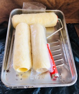 lot 252 image: 2 PAINT PANS  1 PAINT ROLLER w3 ROLLER BRUSHES