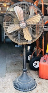 lot 256 image: HAMPTON BAY 3FT TALL METAL FAN - MODEL DRF16-BK 5
