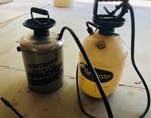 lot 259 image: CRAFTSMAN STAINLESS STEEL SPRAYER &amp PLASTIC FLO-MASTER SPRAYER