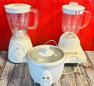 lot 232 image: RIVAL FOOD PROCESSOR  HAMILTON BEACH BLENDER  KITCHEN GOURMET RICE COOKER