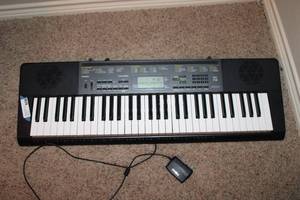 lot 9 image: Casio CTK-2080 Electric Piano