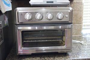 lot 26 image: Cuisinart Airfryer Toaster Oven