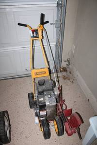 lot 94 image: McLane Briggs & Stratton Edger 475 Series, Model 801-3.5RP
