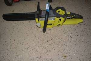 lot 124 image: Ryobi 40V Cordless Chainsaw (needs battery)