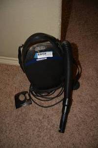 lot 132 image: Oreck Portable Vacuum with carrying strap, Model CC 1600