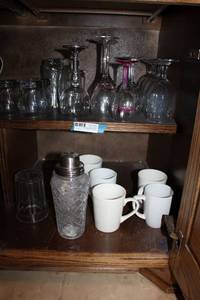lot 16 image: Wine Glasses, Glass Drink Shaker, Coffee Mugs