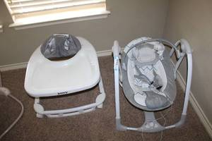 lot 146 image: Automatic Baby Rocker and Joovy Rolling Walker (UseResponsibility is sole discretion of Buyer)