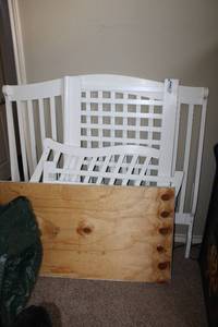 lot 148 image: Crib Frame in White missing hardware(UseResponsibility is sole discretion of Buyer)