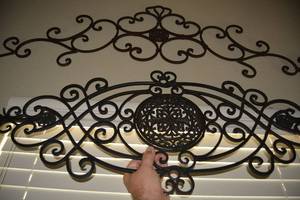 lot 29 image: Wire Wall Art and Clock - 4 Pieces Total
